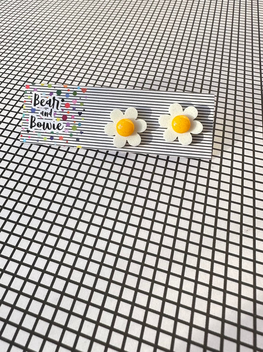 White Daisy Stud Earrings
